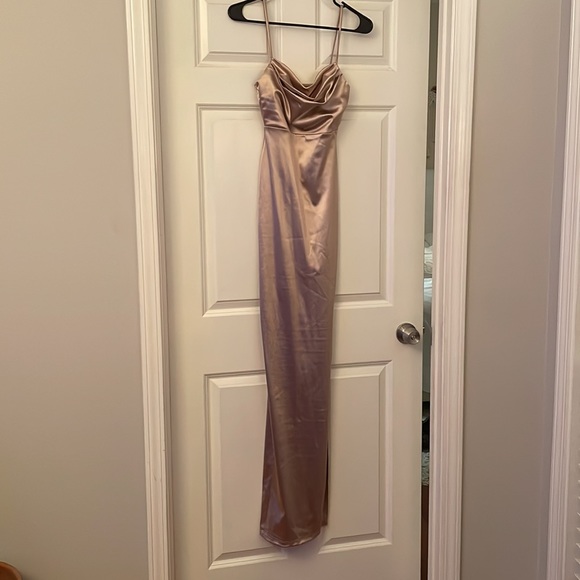 Floor length high slit evening gown! GOLD size S - Picture 3 of 5